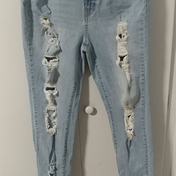 Forever 21+ Jeans - Picture 2 of 5